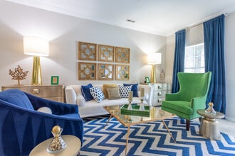 Village at Town Center in Raleigh, NC - Foto de edificio - Interior Photo
