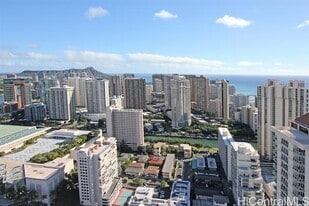 1631 Kapiolani Blvd in Honolulu, HI - Building Photo