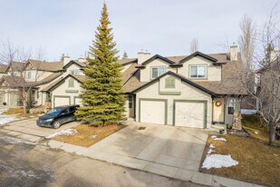 157 Everstone Pl SW in Calgary, AB - Building Photo