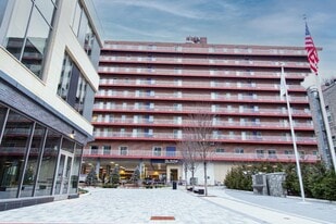 195 Pleasant St in Malden, MA - Building Photo