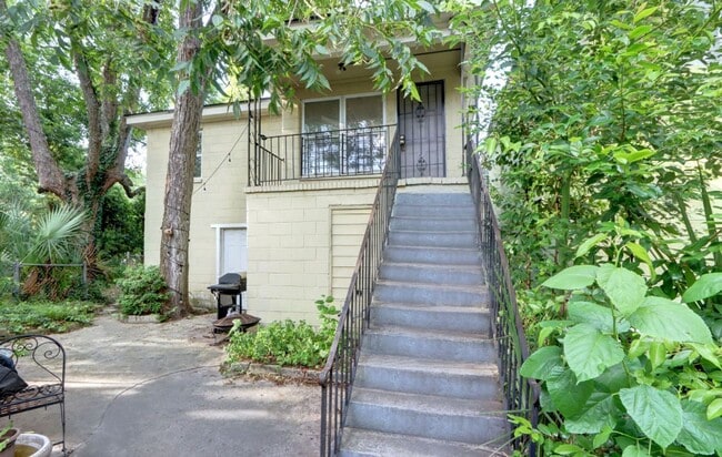 730 E Anderson St in Savannah, GA - Building Photo - Building Photo