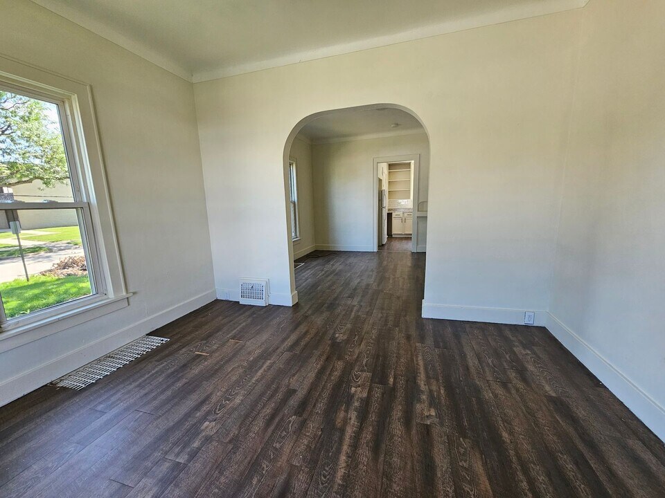 124 10th St SW-Unit -Lower in Cedar Rapids, IA - Building Photo