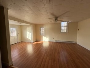 103 US Route 1, Unit #3upstairsunit in Bucksport, ME - Building Photo - Building Photo