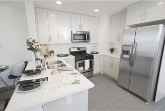 3482 San Marino St in Los Angeles, CA - Building Photo - Building Photo