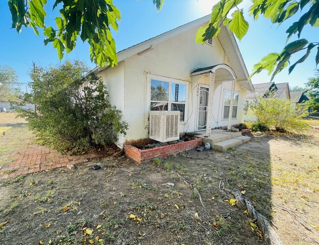 709 S Avenue B in Portales, NM - Building Photo - Building Photo