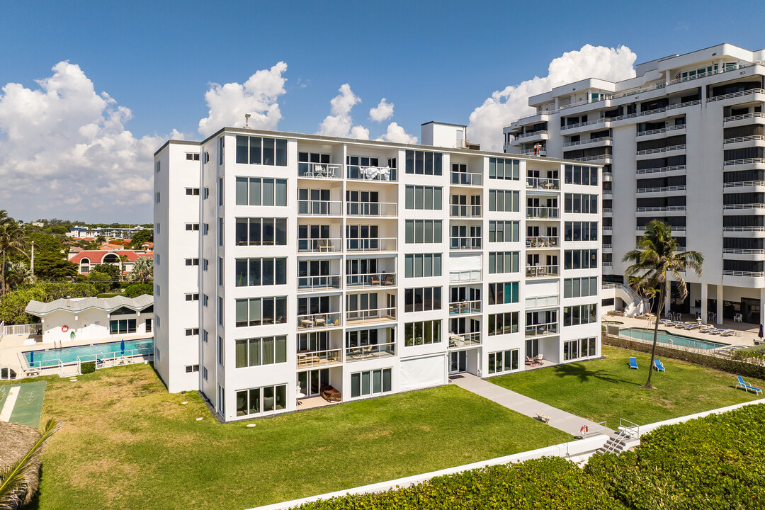 Wiltshire House in Highland Beach, FL - Foto de edificio