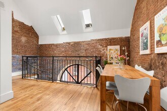 380 Montgomery St in Jersey City, NJ - Building Photo - Building Photo