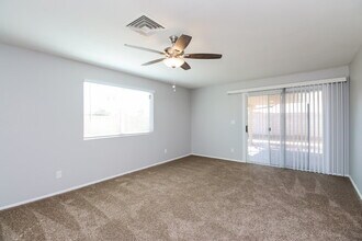 12323 N 86th Ln in Peoria, AZ - Foto de edificio - Building Photo
