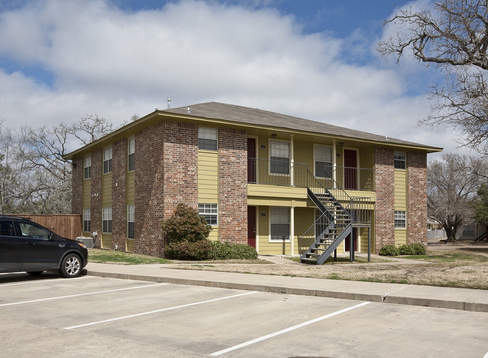 Southwood in College Station, TX - Building Photo