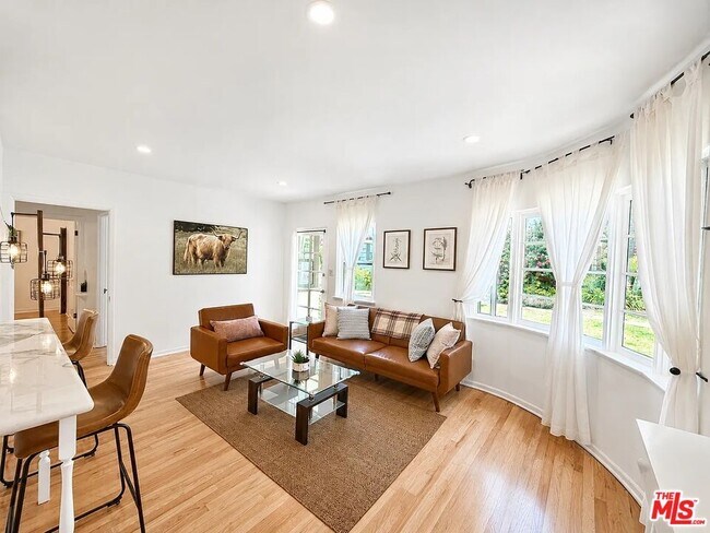 property at 1134 Chelsea Ave