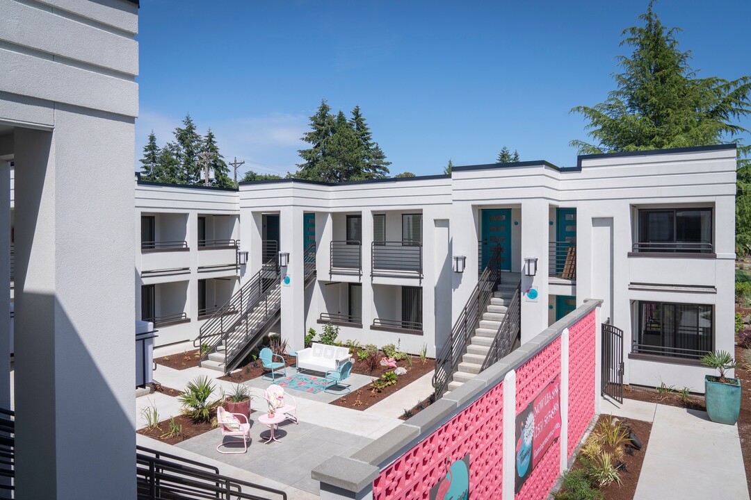 Flamingo Apartments in Tacoma, WA - Building Photo