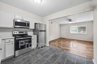 2016 N Gregg Ave in Fayetteville, AR - Building Photo