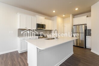 822 Pear Blossom Ct in Winston-Salem, NC - Building Photo - Building Photo