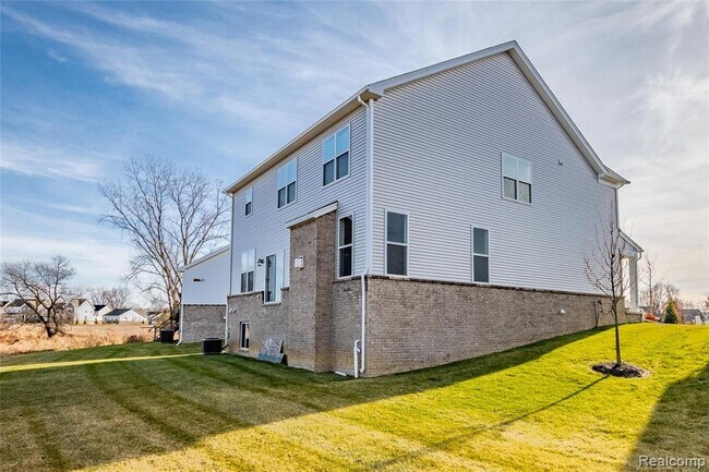 5556 Hobart Ct in West Bloomfield Township, MI - Building Photo - Building Photo