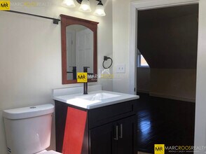 130 Brooks St, Unit #3 in Boston, MA - Foto de edificio - Building Photo