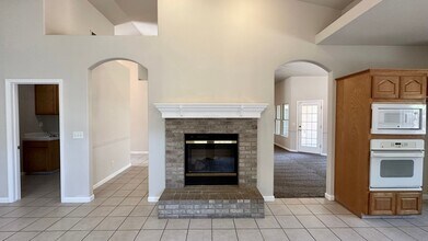 8962 N Matus Ave in Fresno, CA - Foto de edificio - Building Photo