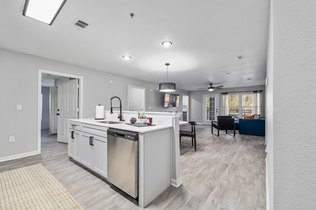 The Asher in Tallahassee, FL - Building Photo - Interior Photo