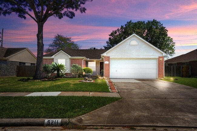 5211 Roserock Ln