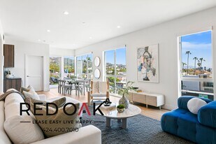 1001 N Fairfax Ave in West Hollywood, CA - Building Photo