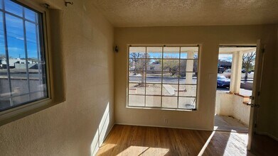 5321 Marble Pl NE in Albuquerque, NM - Building Photo - Building Photo