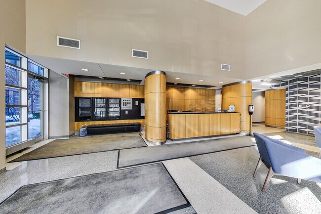 720 N Larrabee St, Unit 902 in Chicago, IL - Foto de edificio - Building Photo