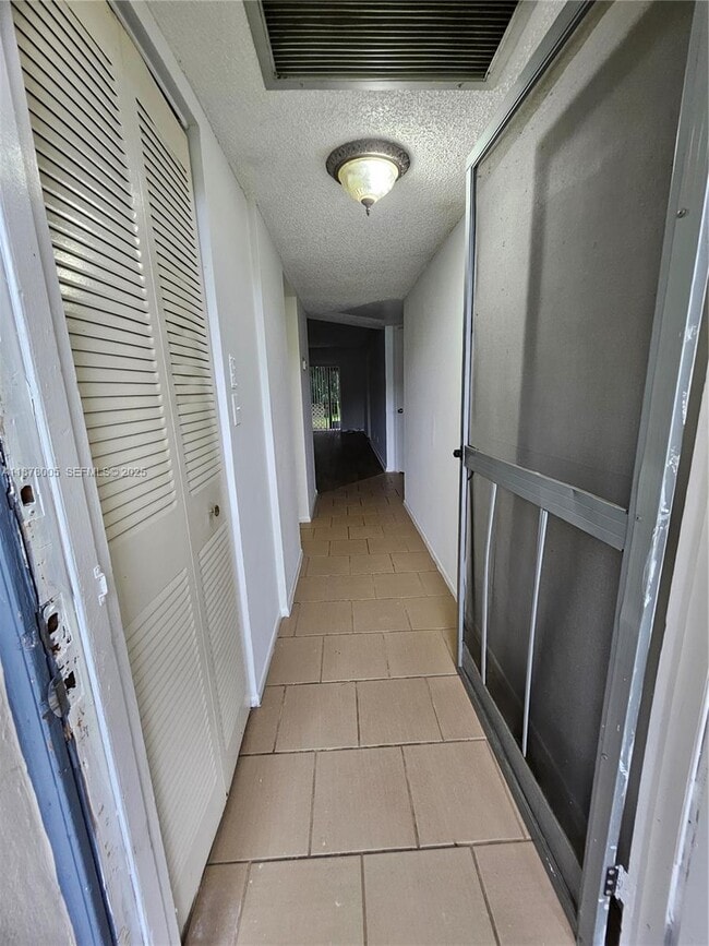 7820 S Colony Cir in Tamarac, FL - Building Photo - Building Photo