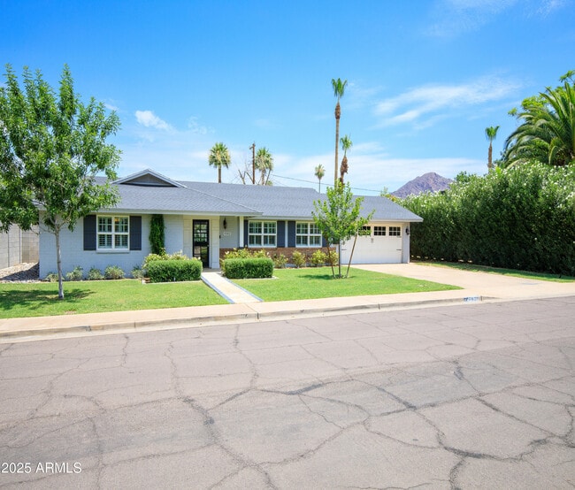 property at 4302 E Whitton Ave