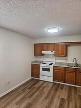 3291 Commerce Ave in Deltona, FL - Building Photo - Building Photo