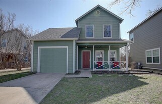1102 E 3rd St in Georgetown, TX - Building Photo