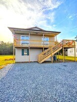 2694 Jolly Rodger Dr in Greenbackville, VA - Building Photo