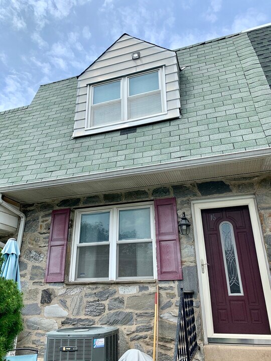 16 Franklin Ave in Phoenixville, PA - Foto de edificio
