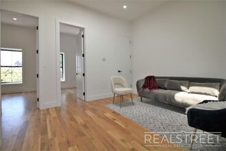 631 Willoughby Ave in Brooklyn, NY - Building Photo - Building Photo