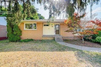 88 Miller Rd in Oakville, ON - Building Photo - Building Photo