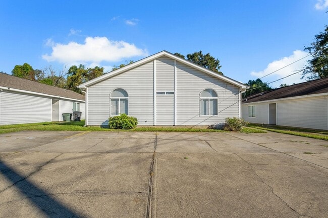 property at 712 W Brevard St