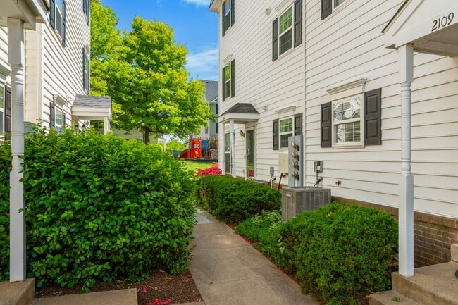 2108 Bristol Dr in Frederick, MD - Building Photo - Building Photo