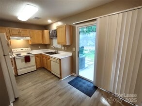 8338 Rudolph Rd in Charlotte, NC - Building Photo - Building Photo