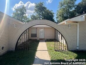 12206 Madrigal St in San Antonio, TX - Building Photo - Building Photo