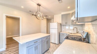 5201 Ventnor Ave in Ventnor City, NJ - Foto de edificio - Building Photo