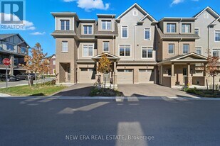 6 Malone Ln in Clarington, ON - Building Photo