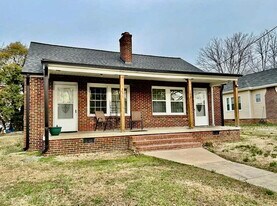 109 Brooks St in Burlington, NC - Building Photo