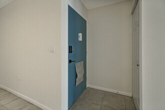 14750 Beach Blvd in Jacksonville, FL - Building Photo - Building Photo