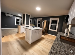 143 Foote St, Unit 1 in Barrington, RI - Building Photo - Building Photo