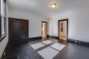 2216 Arlington Ave in Pittsburgh, PA - Building Photo