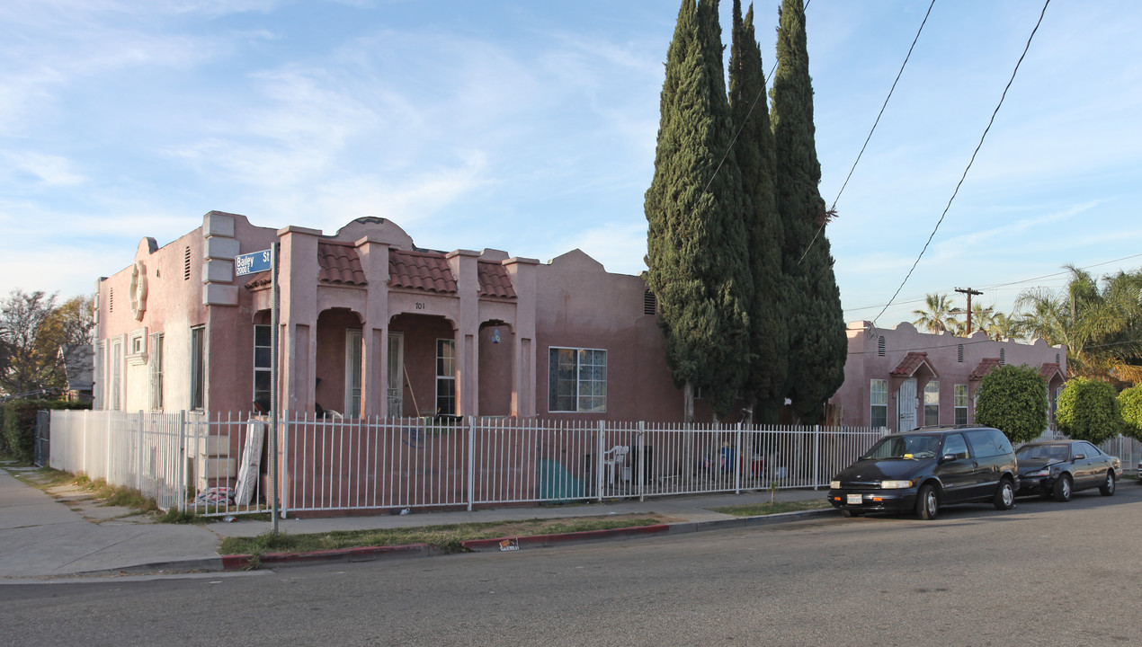 905 N Cummings Dr in Los Angeles, CA - Building Photo