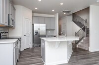 315 E Compass Wy photo'