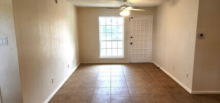 1729 Sherrye Dr in Plano, TX - Foto de edificio - Building Photo