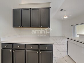11906 Timberhill Dr in Riverview, FL - Building Photo - Building Photo