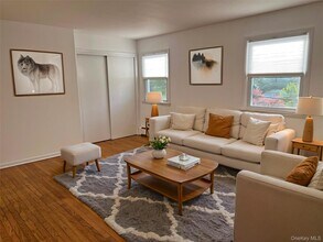 58 S Stone Ave in Elmsford, NY - Building Photo - Building Photo