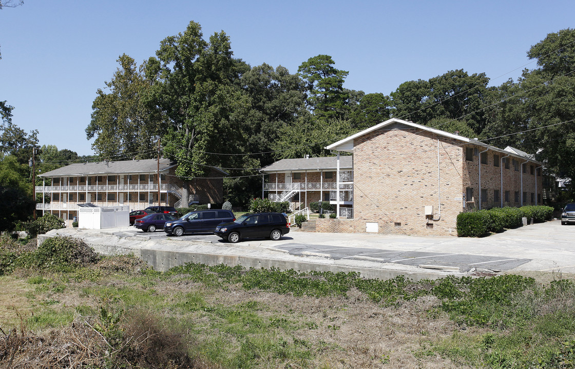 Starflite Apartments in Atlanta, GA - Building Photo