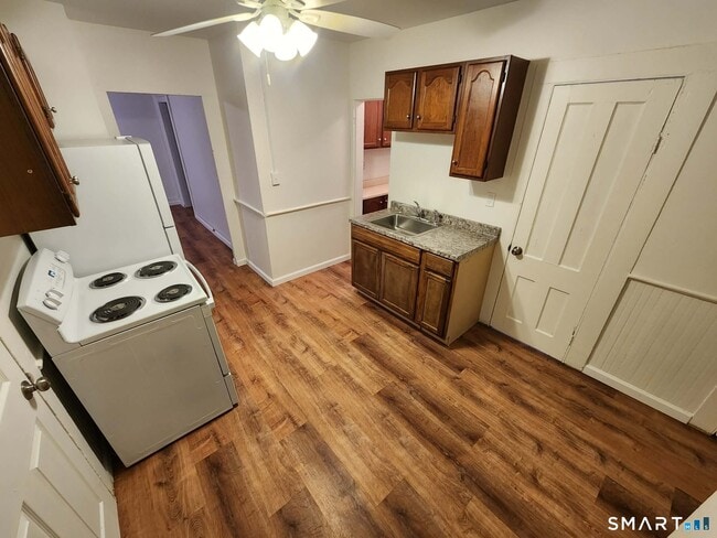 143 Curtis St in Meriden, CT - Building Photo - Building Photo